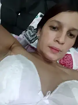 Snapshot of Mariana08andDiego chatting on 11/21/25, 02:10 Mariana08andDiego online show from 11/21/25, 02:10