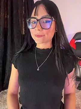 Snapshot of AlannaDollx chatting on 11/05/25, 01:44 AlannaDollx online show from 11/05/25, 01:44