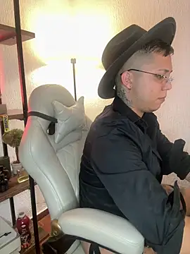 LiamColby  online show from 02/11/26, 03:22