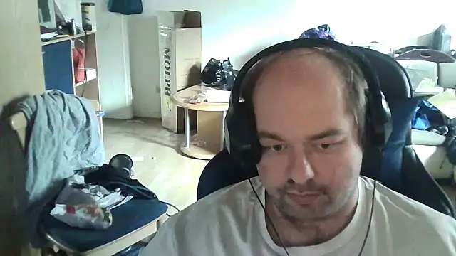 Snapshot of Pumba_Hornyboy chatting on 10/16/25, 01:34 Pumba Hornyboy online show from 10/16/25, 01:34