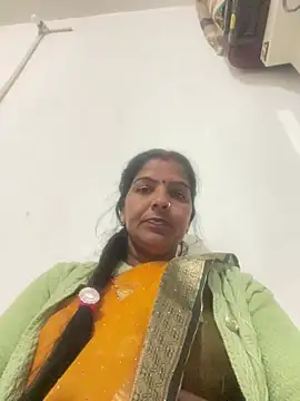 Snapshot of Sapnahot34 chatting on 12/01/25, 05:23 Sapnahot34 online show from 12/01/25, 05:23