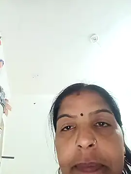 Snapshot of Sapnahot34 chatting on 12/05/25, 04:25 Sapnahot34 online show from 12/05/25, 04:25