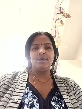 Snapshot of Sapnahot34 chatting on 12/16/25, 11:04 Sapnahot34 online show from 12/16/25, 11:04