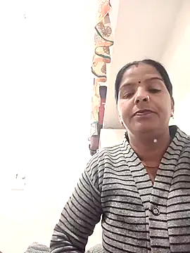 Snapshot of Sapnahot34 chatting on 12/17/25, 03:01 Sapnahot34 online show from 12/17/25, 03:01