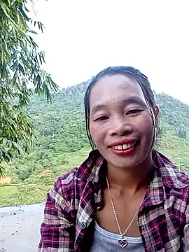 Snapshot of chieu_xinh chatting on 10/10/25, 08:24 chieu xinh online show from 10/10/25, 08:24