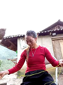 Snapshot of chieu_xinh chatting on 10/15/25, 01:06 chieu xinh online show from 10/15/25, 01:06