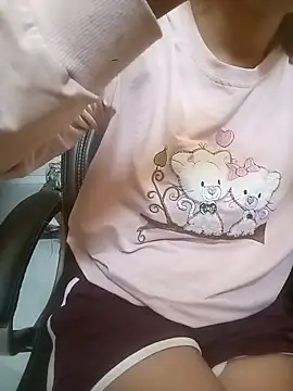 Snapshot of kudi_sexy chatting on 10/10/25, 07:18 kudi sexy online show from 10/10/25, 07:18