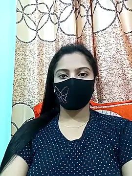 Snapshot of daisy-03 chatting on 10/26/25, 10:15 daisy-03 online show from 10/26/25, 10:15