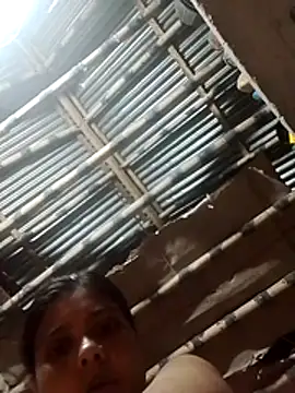 Snapshot of ayesha0001122 chatting on 10/25/25, 01:29 ayesha0001122 online show from 10/25/25, 01:29