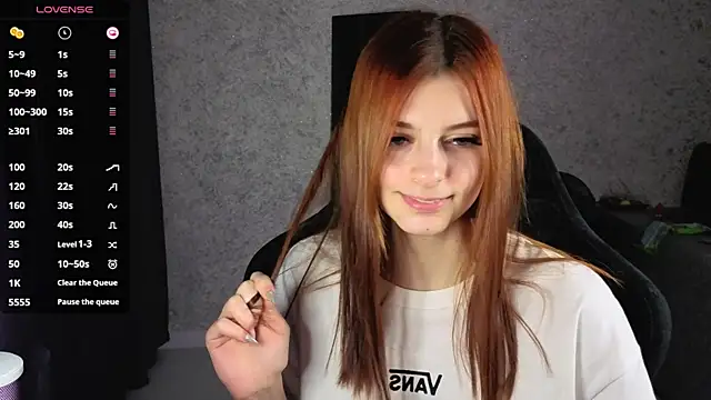 Snapshot of kitti_sweett chatting on 01/06/26, 10:34 kitti sweett online show from 01/06/26, 10:34