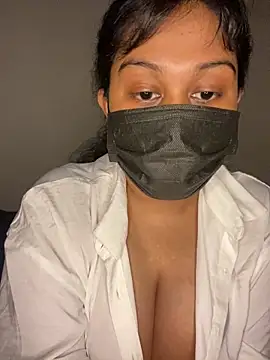 Snapshot of Monica__Bellucci__ chatting on 10/25/25, 04:13 Monica Bellucci online show from 10/25/25, 04:13