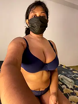 Snapshot of Monica__Bellucci__ chatting on 11/16/25, 07:47 Monica Bellucci online show from 11/16/25, 07:47