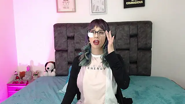 Allisonpetite1 online show from 10/15/25, 07:58