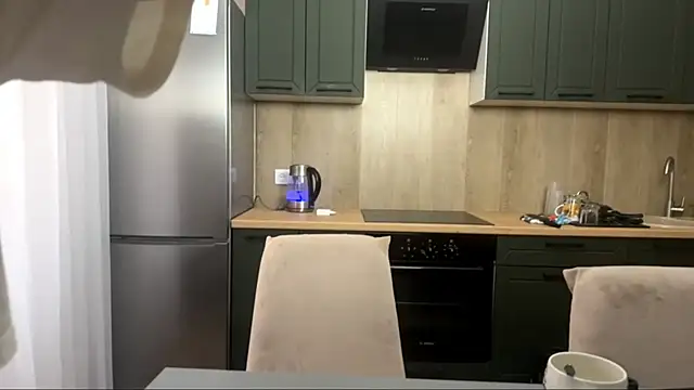 Snapshot of SunnySprinkle chatting on 10/09/25, 12:58 SunnySprinkle online show from 10/09/25, 12:58