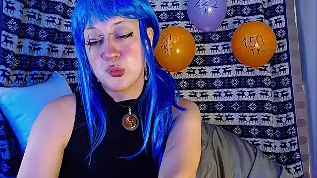 Snapshot of zora_blue777 chatting on 11/07/25, 02:22 zora blue777 online show from 11/07/25, 02:22