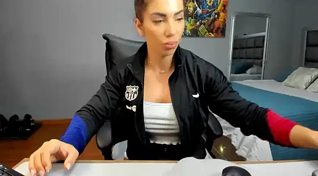 Alesyamuscledollxh online show from 01/18/25, 08:09