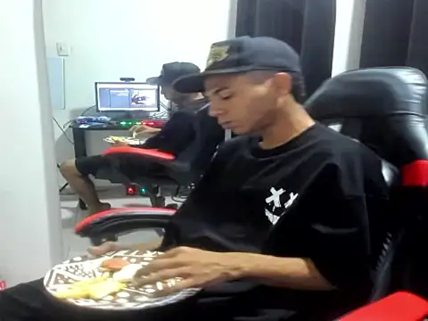 Snapshot of Baby_Latin chatting on 10/17/25, 03:20 Baby Latin online show from 10/17/25, 03:20