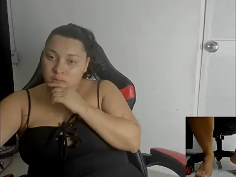 Snapshot of Baby_Latin chatting on 12/18/25, 07:31 Baby Latin online show from 12/18/25, 07:31