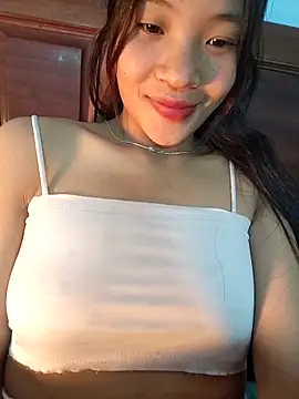 LeyLya online show from 12/15/25, 01:37