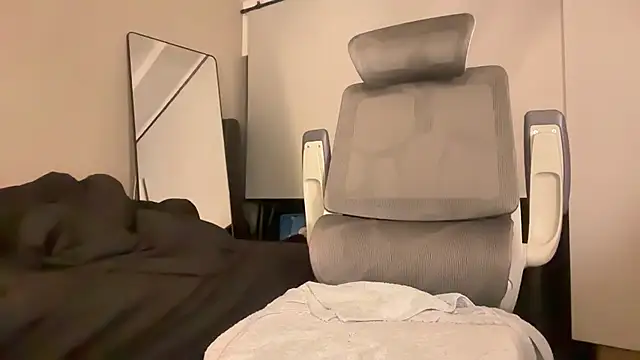 Snapshot of iambennet chatting on 03/09/26, 12:20 iambennet online show from 03/09/26, 12:20