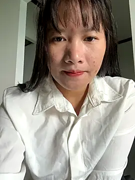 TrangNemo online show from 10/26/25, 12:27