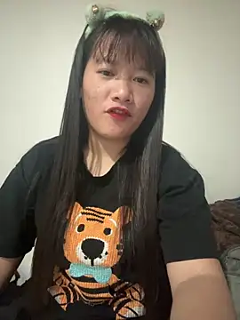 TrangNemo online show from 12/20/25, 11:17