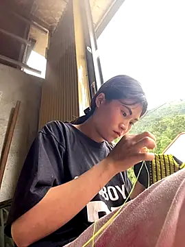 Snapshot of Mylinh- chatting on 10/08/25, 07:06 Mylinh- online show from 10/08/25, 07:06