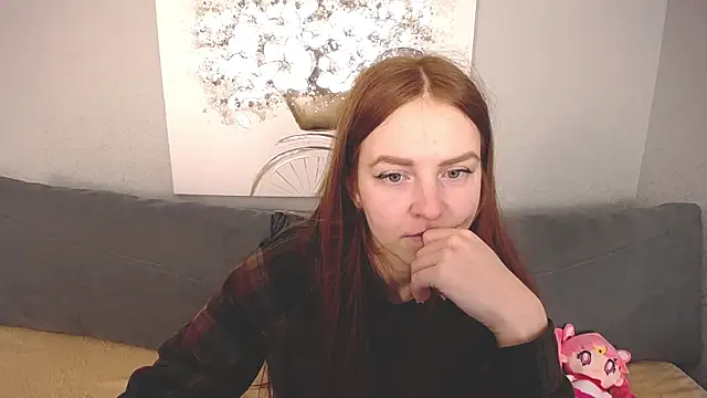 Snapshot of Evarey_ chatting on 11/03/25, 05:20 Evarey online show from 11/03/25, 05:20