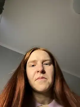 Snapshot of Evarey_ chatting on 11/29/25, 06:16 Evarey online show from 11/29/25, 06:16