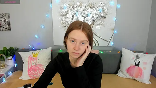 Snapshot of Evarey_ chatting on 12/15/25, 05:12 Evarey online show from 12/15/25, 05:12