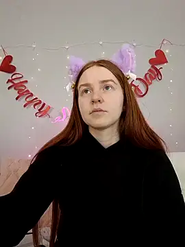 Snapshot of Evarey_ chatting on 02/07/26, 05:44 Evarey online show from 02/07/26, 05:44