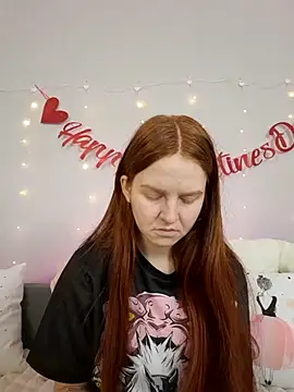 Snapshot of Evarey_ chatting on 02/18/26, 05:03 Evarey online show from 02/18/26, 05:03