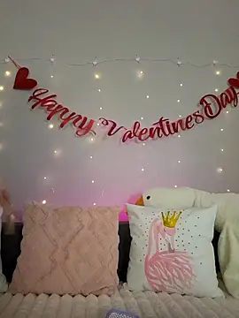 Snapshot of Evarey_ chatting on 02/19/26, 05:03 Evarey online show from 02/19/26, 05:03