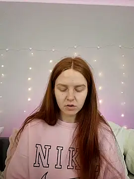 Snapshot of Evarey_ chatting on 02/24/26, 06:22 Evarey online show from 02/24/26, 06:22