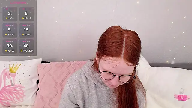 Snapshot of Evarey_ chatting on 05/02/26, 04:17 Evarey online show from 05/02/26, 04:17
