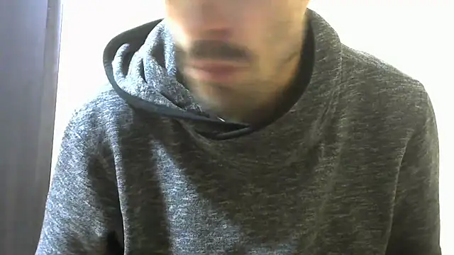 Snapshot of MakabulaAndrey chatting on 10/28/25, 01:58 MakabulaAndrey online show from 10/28/25, 01:58