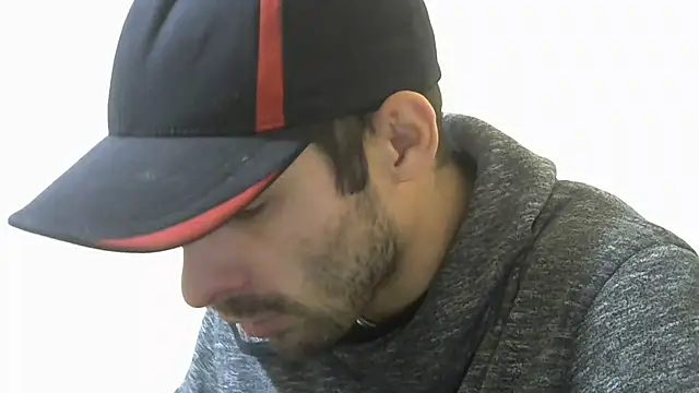 Snapshot of MakabulaAndrey chatting on 10/30/25, 01:56 MakabulaAndrey online show from 10/30/25, 01:56