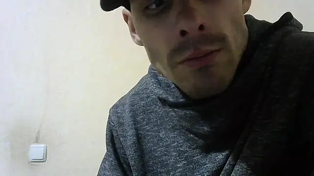 Snapshot of MakabulaAndrey chatting on 11/06/25, 09:26 MakabulaAndrey online show from 11/06/25, 09:26