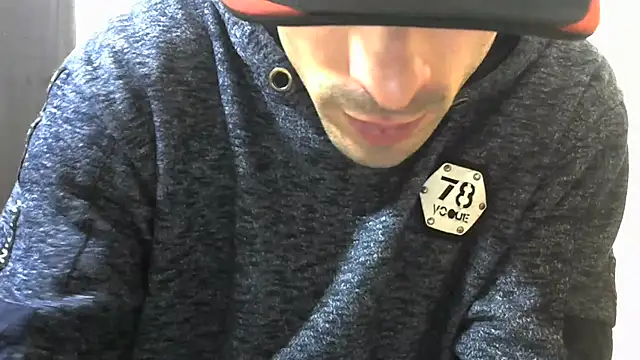 Snapshot of MakabulaAndrey chatting on 11/11/25, 06:41 MakabulaAndrey online show from 11/11/25, 06:41