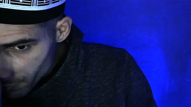 Snapshot of MakabulaAndrey chatting on 11/25/25, 08:53 MakabulaAndrey online show from 11/25/25, 08:53