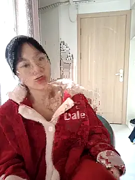 Snapshot of nini10052025 chatting on 11/14/25, 05:28 nini10052025 online show from 11/14/25, 05:28