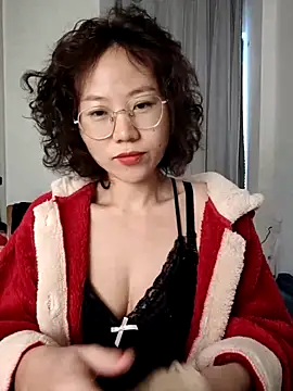 Snapshot of nini10052025 chatting on 11/22/25, 01:15 nini10052025 online show from 11/22/25, 01:15