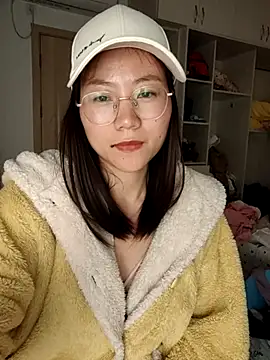 Snapshot of nini10052025 chatting on 12/02/25, 04:02 nini10052025 online show from 12/02/25, 04:02