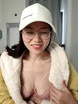 Snapshot of nini10052025 chatting on 12/03/25, 04:09 nini10052025 online show from 12/03/25, 04:09