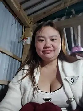 Snapshot of pi-pi-00 chatting on 12/15/25, 12:20 pi-pi-00 online show from 12/15/25, 12:20