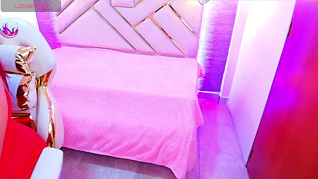 Addyy 02 online show from 10/10/25, 11:31