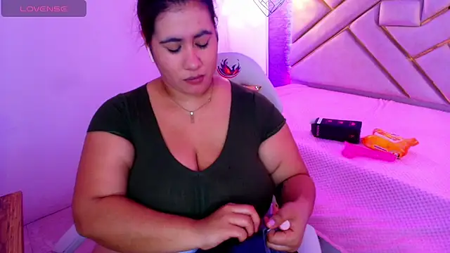 Addyy 02 online show from 10/16/25, 11:33