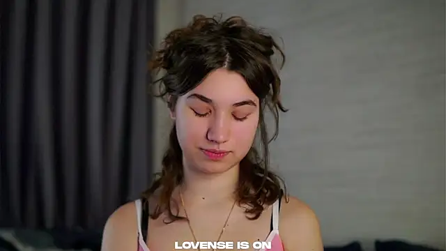 Snapshot of AmmieGerber chatting on 11/05/25, 01:49 AmmieGerber online show from 11/05/25, 01:49