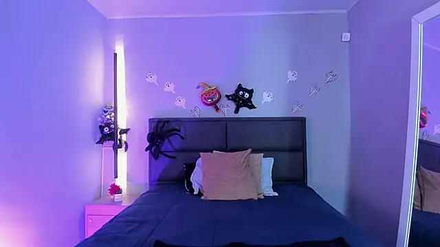 rose more   online show from 10/21/25, 12:17