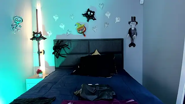 rose more   online show from 10/22/25, 12:49